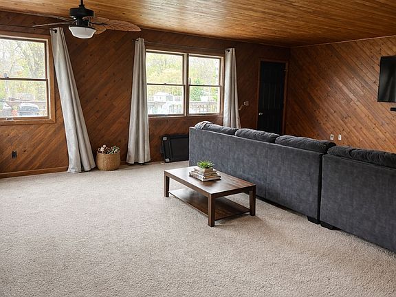 3rd image of 29 Fiore Ct #1