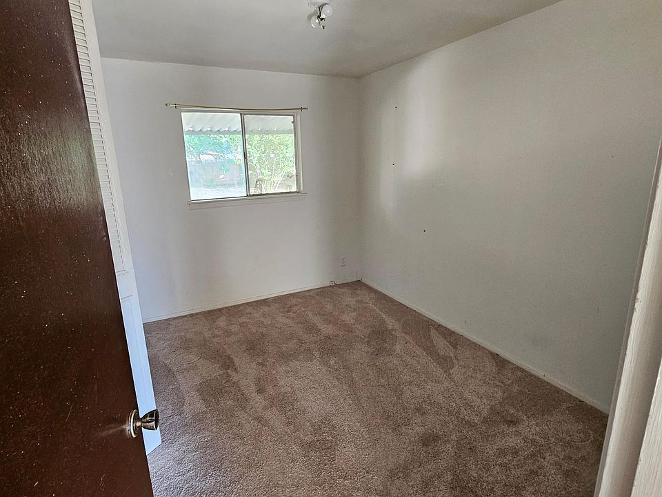 1st image of 812 Aviation Ave