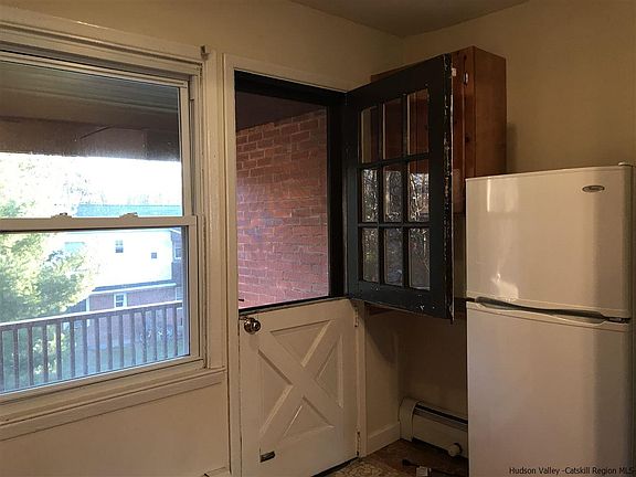 5th image of 62 Huguenot St