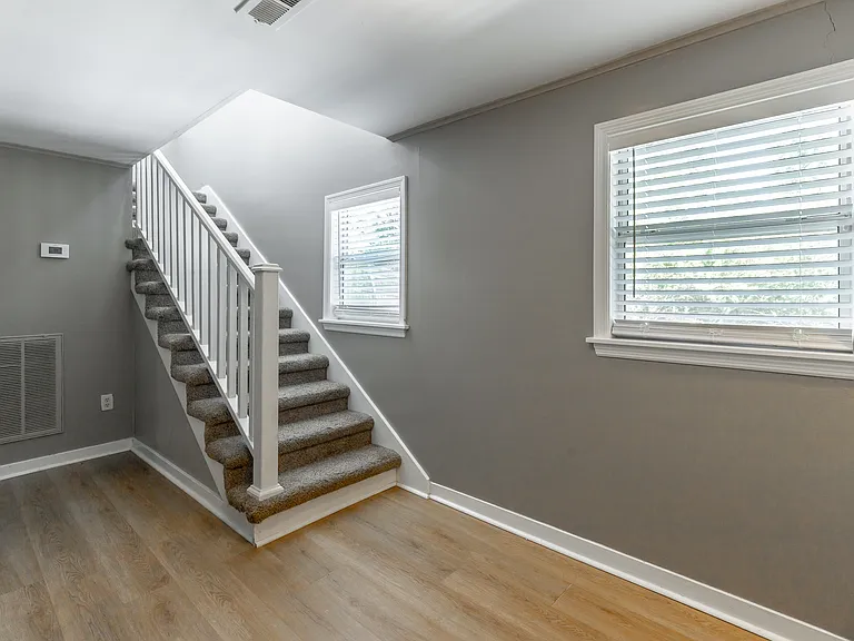 1209 Hanover St — Photo 30