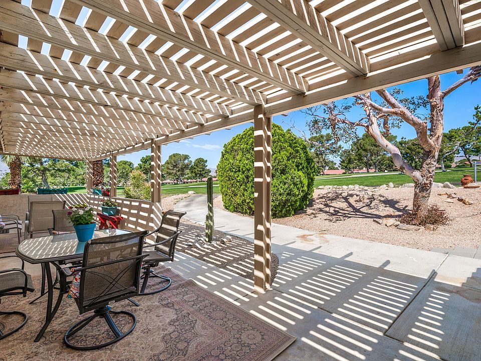1st image of 64578 Pinehurst Cir
