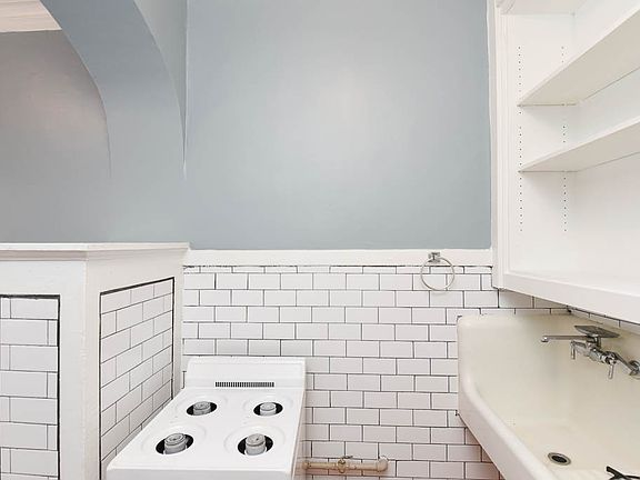4th image of 4588 N Elston Ave APT 302