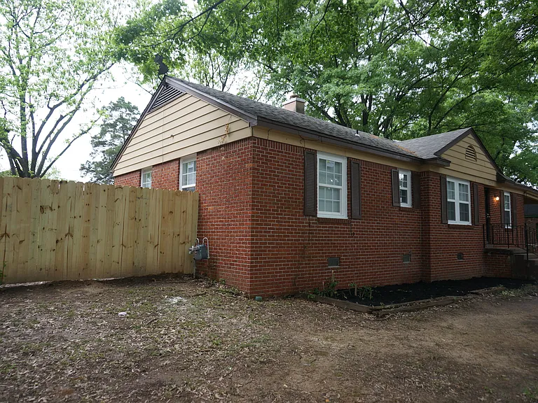1217 Timothy Dr — Photo 3