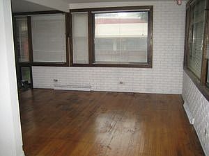 5th image of 5157 N Kilbourn Ave