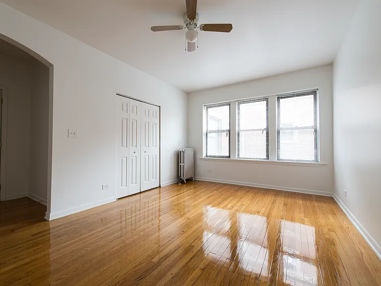 8148 S Ingleside — Photo 7
