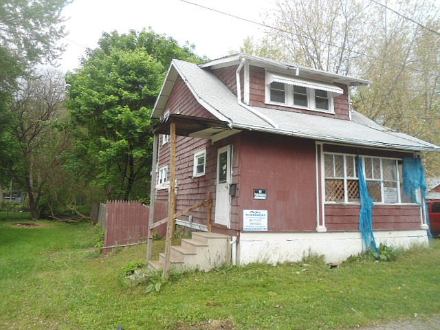 1st image of 126 Simon Dr