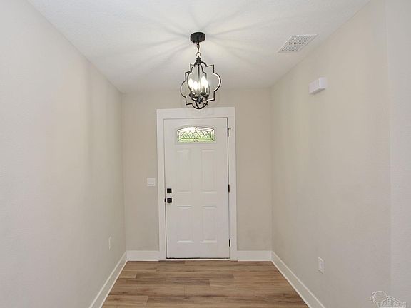 5th image of 3123 Lynn Dr