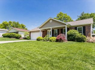 12 Armitage Dr, Saint Peters, MO 63376