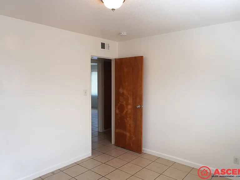 3820 Bryn Mawr Dr — Photo 9
