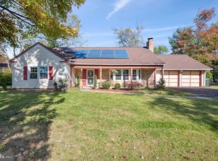 42 Edison Ln, Willingboro, NJ 08046