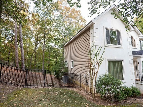 2nd image of 119 Huntington Pl