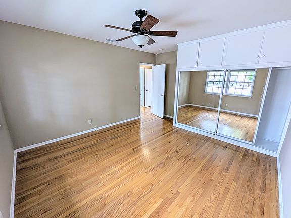 5th image of 829 Ocean Park Blvd APT 1