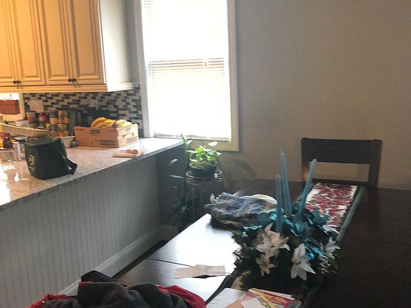 2nd image of 283 Sutton Ave