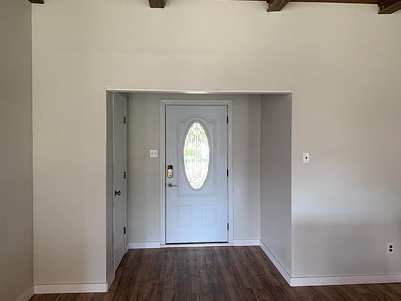 3rd image of 1015 Cedar Ave
