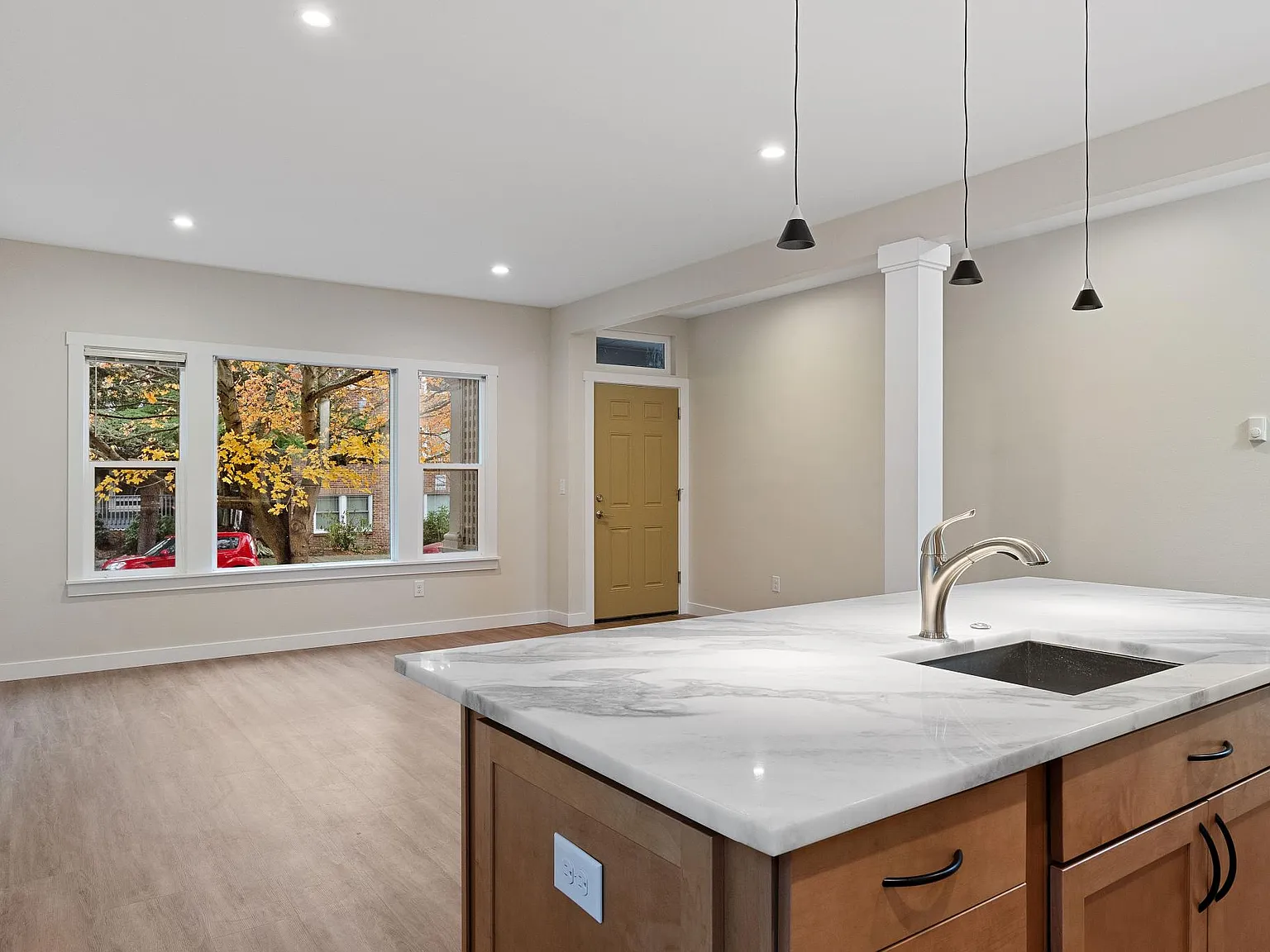 2 bed, 1250 sqft, $2,175 — Photo 3