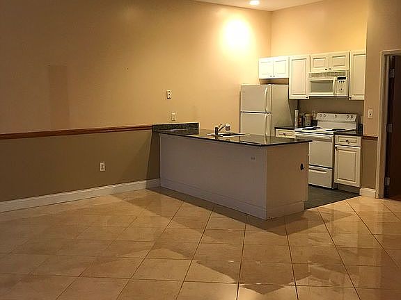 2nd image of 1011 Chestnut St Unit 207W