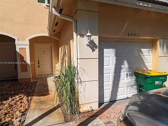 3rd image of 6407 Catalina Ln