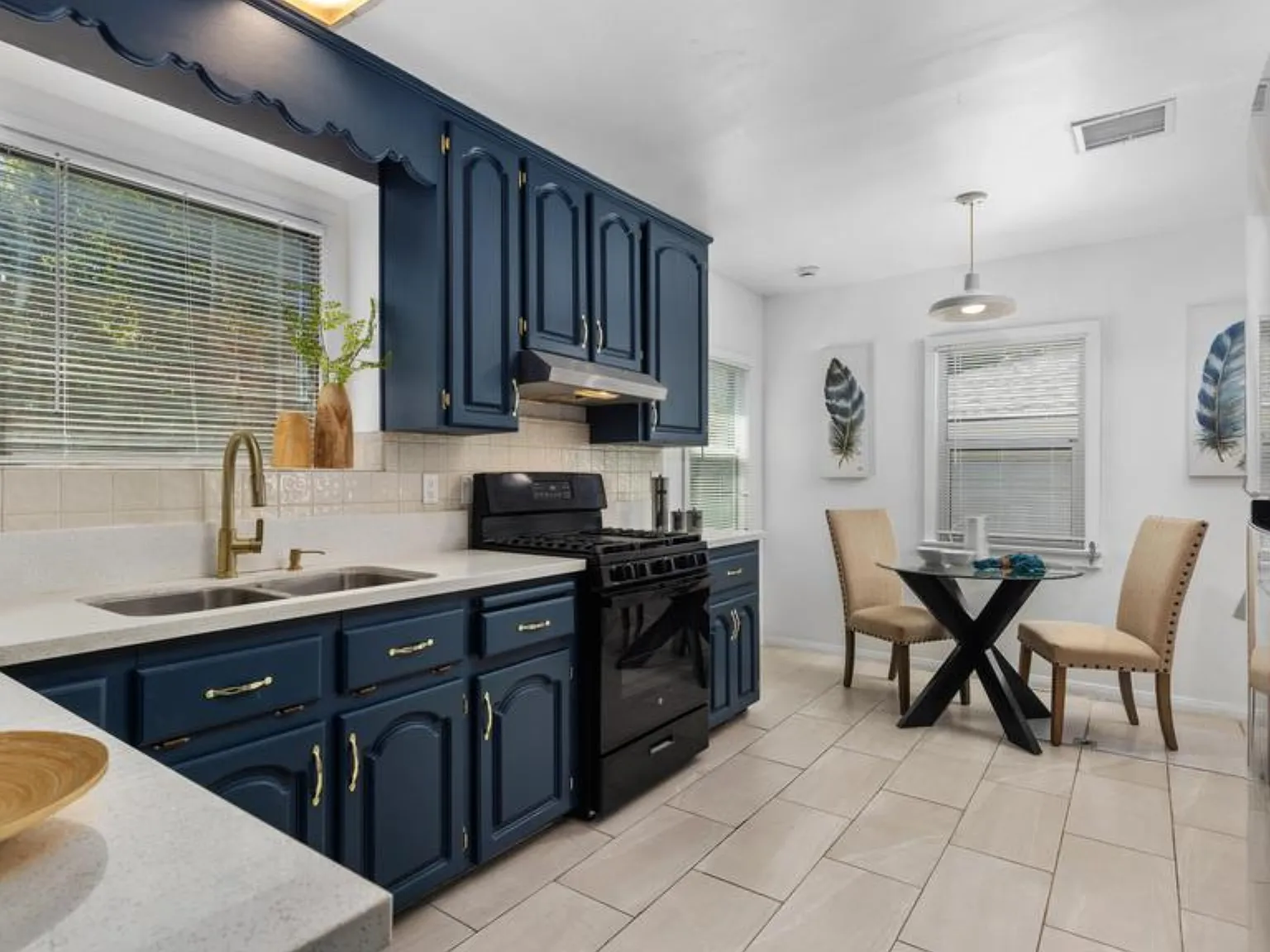 3 bed, 1433 sqft, $3,000 — Photo 3