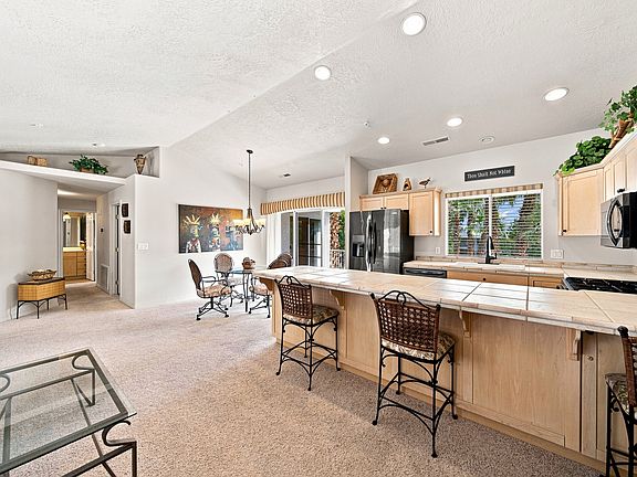 3rd image of 1218 W Canyon View Dr #1218