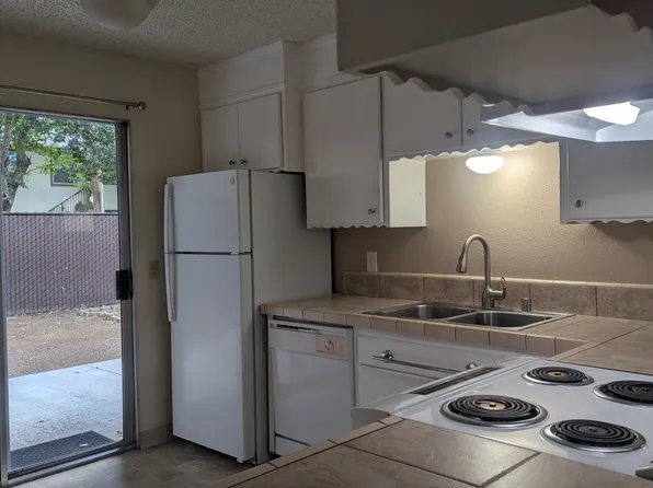 East Shasta Complex, 186 E Shasta Ave #1B, Chico, CA 95973