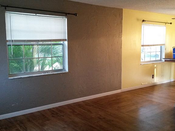 4th image of 3585 Laurette Ln