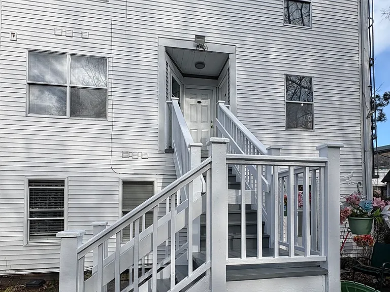 37 Greenwich Ave #2-1 — Photo 5