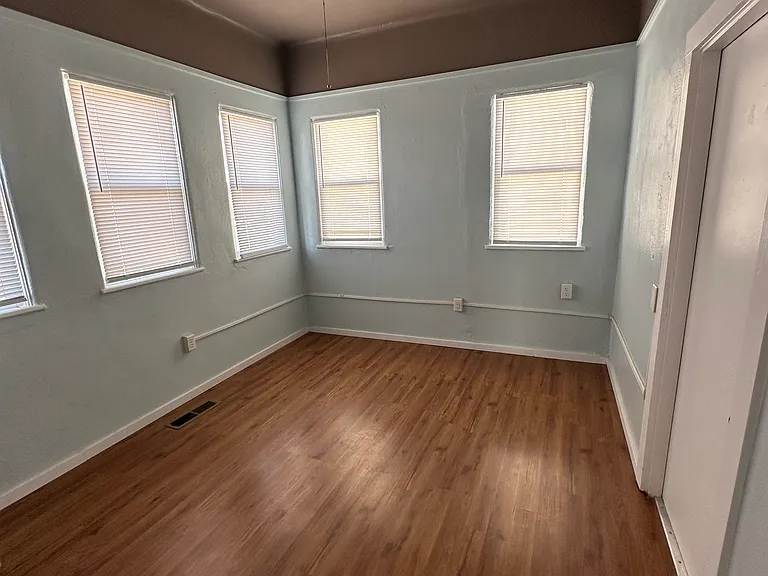 315 N Locke Ave — Photo 9