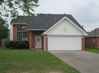 312 S 9th St, Nederland, TX 77627