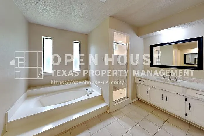 2304 Tamarisk Dr — Photo 12