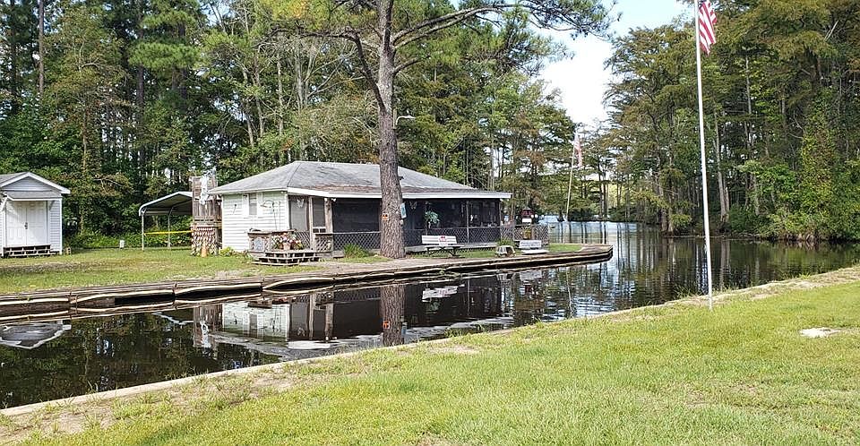 1st image of 110 Canal Cove Ln