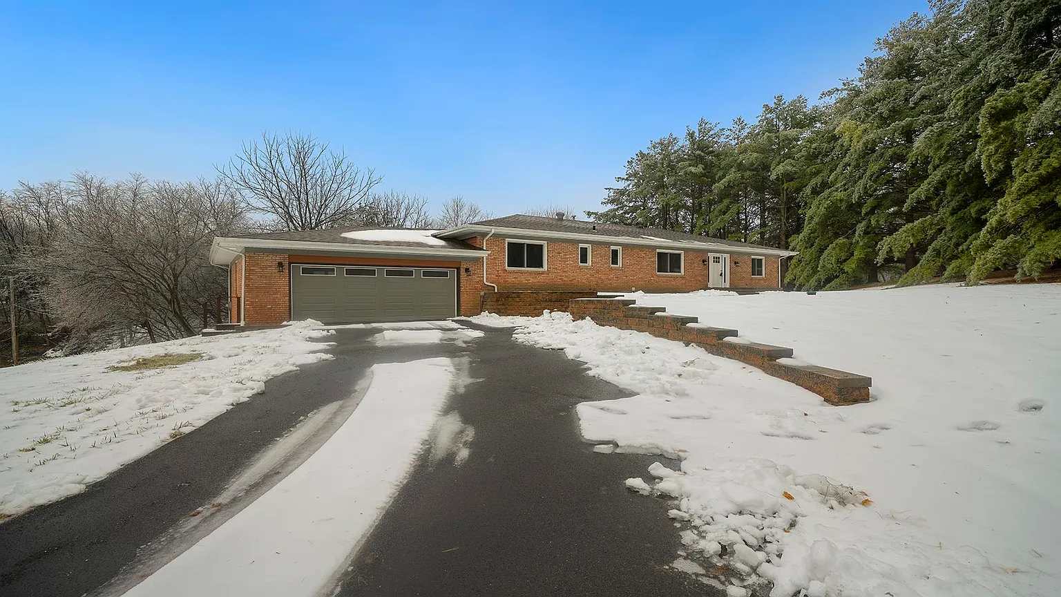8197 Harvest Hill Dr photo 1