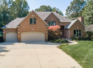 2434 E Cardinal Dr, Midland, MI 48640