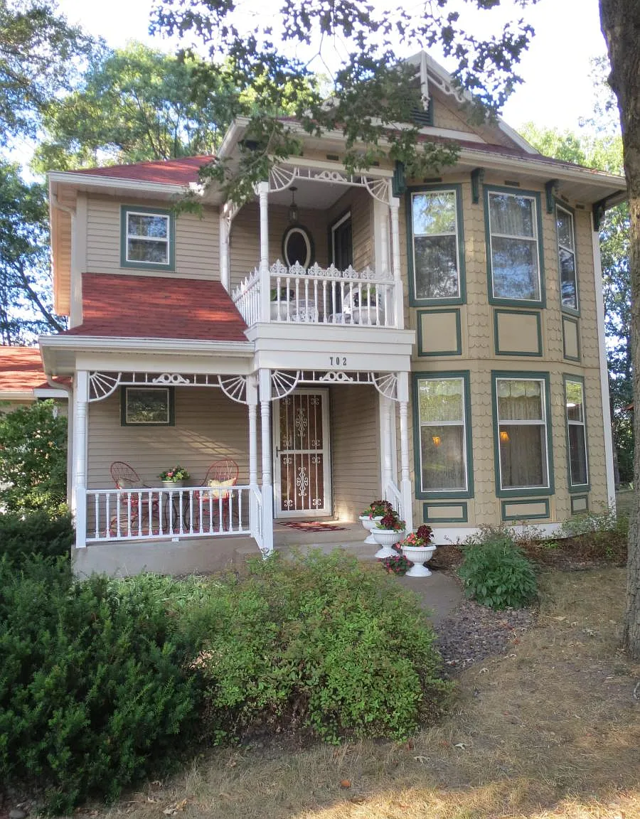 4 bed, 3.5 bath, 2656 sqft, $2,800 — Photo 1