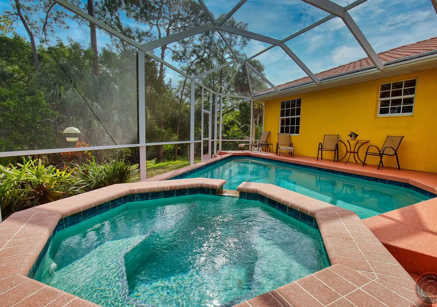 Seasonal Short-term Single-Family Pool Home in South Venice! — Photo 2