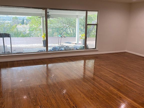 3rd image of 795 Calderwood Ln