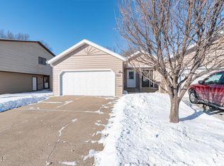 1914 San Diego Dr, Bismarck, ND 58504