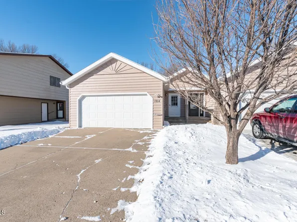 1914 San Diego Dr, Bismarck, ND 58504