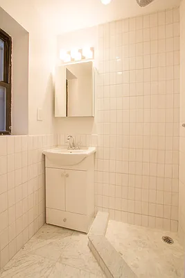 Rented by Compass | media 28