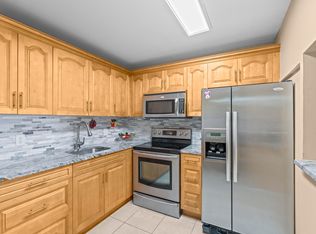 400 Village Green Cir APT 311, Palm Springs, FL 33461