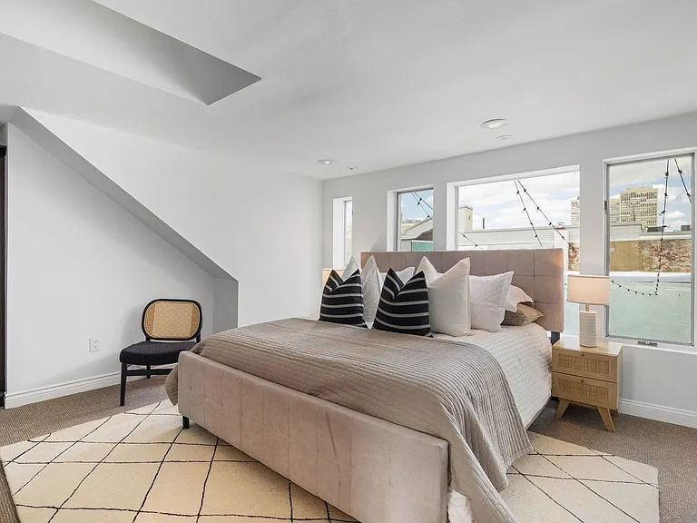 129A Bainbridge St — Photo 30