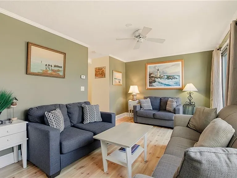 216 Goddard Row — Photo 2