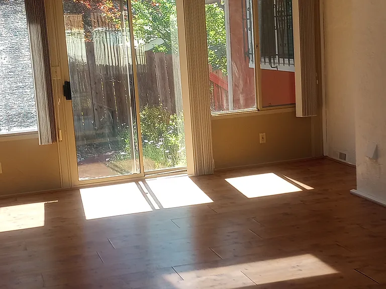 290 Riverview Dr — Photo 33