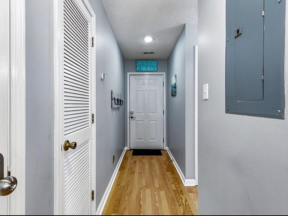 3rd image of 412 28th Ave N APT H