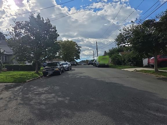 5th image of 32 Meinzer St