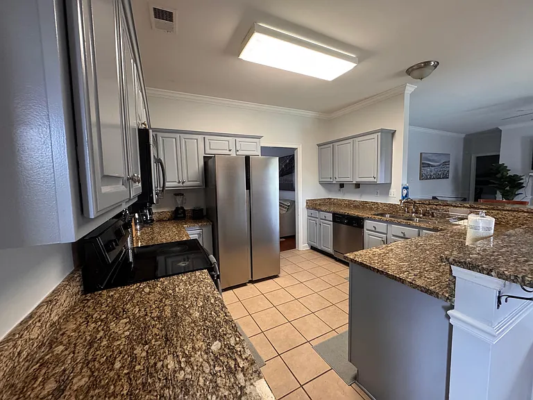 8843 Overlea Cv — Photo 32