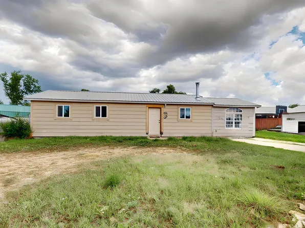 828 W Roybal Dr, Las Vegas, NM 87701