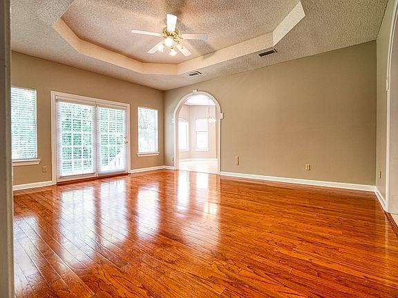 4th image of 4050 Liska Cir