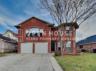9069 Elbe Trl, Fort Worth, TX 76118