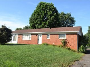 102 Lackey St, Morganton, NC 28655