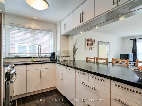 21 Love Cres, Toronto, ON M4E 1V6